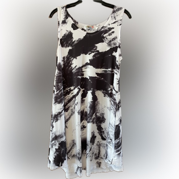 Very lightweight cover up/ dress. - Picture 1 of 4